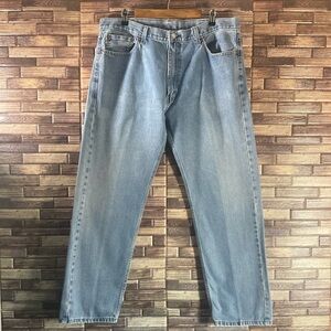 EUC Mens Levi’s 505 40x32 Medium Wash Blue Jeans